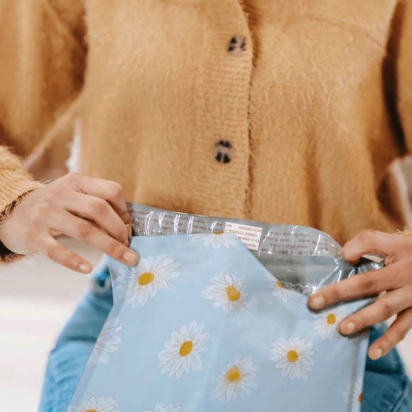 20 (10” x 13”) Daisy Floral Poly Mailers Poly Bags BRAND NEW - Picture 3 of 4